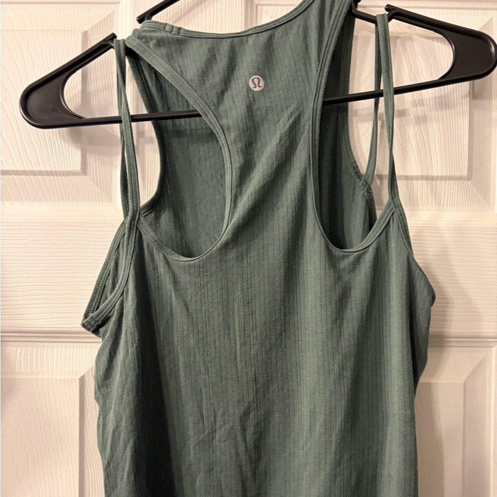Lululemon tank top